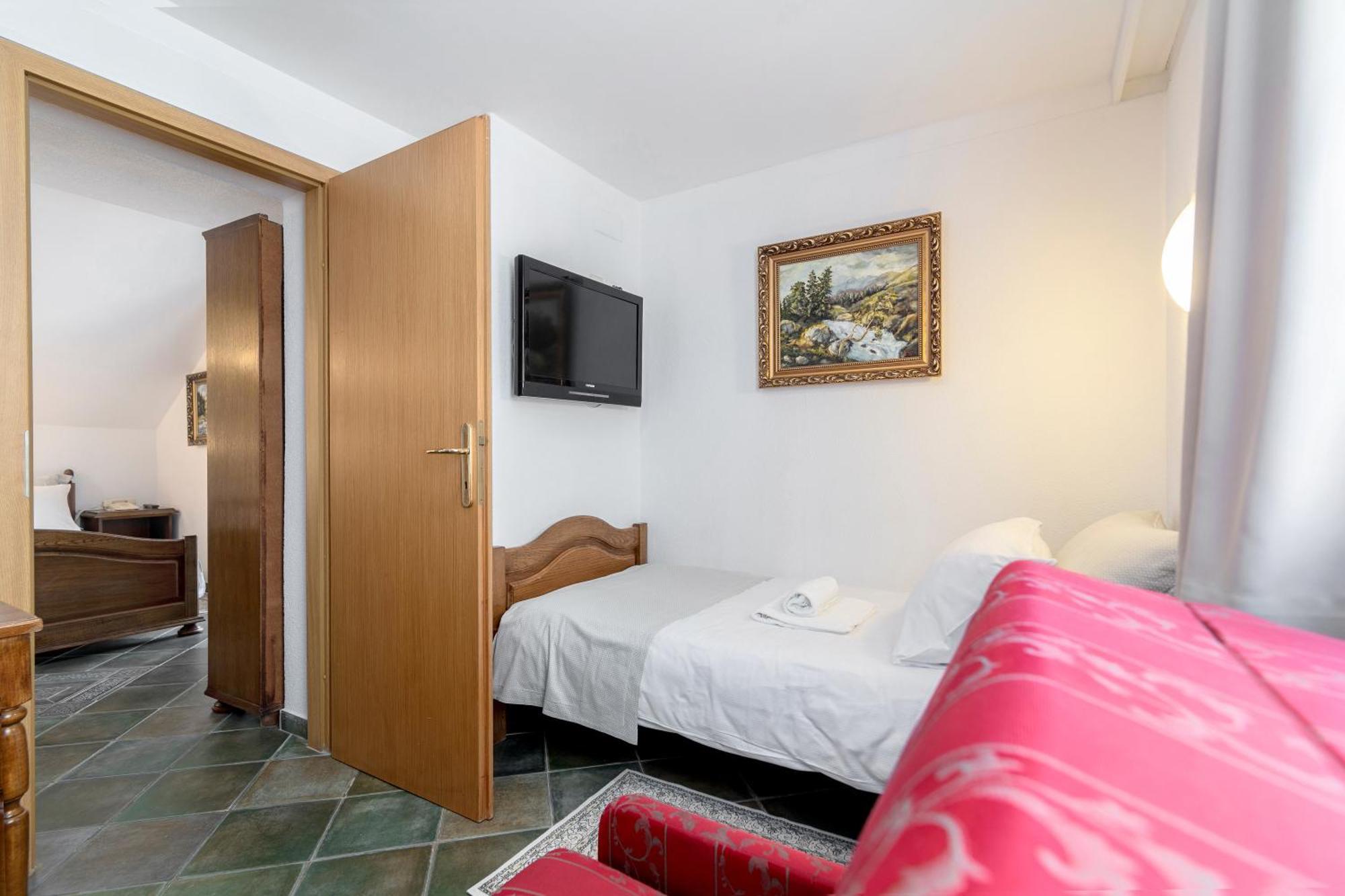 Jagodic Garni Hotel Cerklje na Gorenjskem Room photo